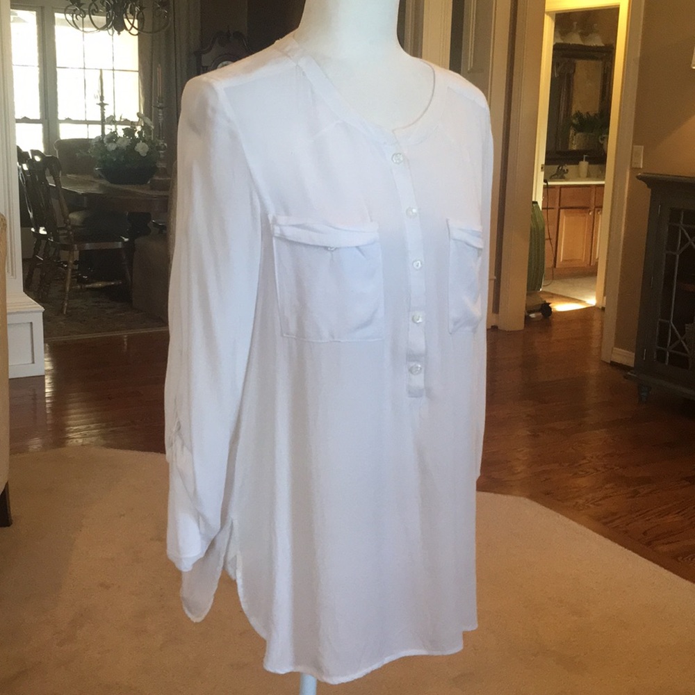 Cupio White Blouse in Medium - Picture 4 of 12